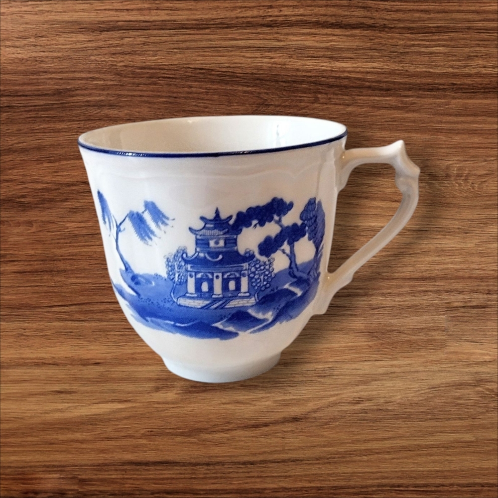 Teleflora Teacup And Saucer Set Blue Willow - Picture 4 of 5